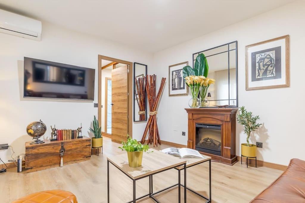 Apartamento Reformado Y Tranquilo Junto A Gran Via Madrid Exterior photo