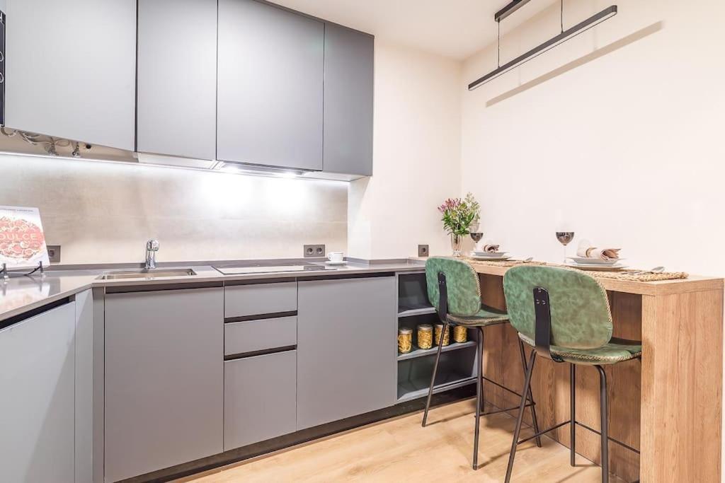 Apartamento Reformado Y Tranquilo Junto A Gran Via Madrid Exterior photo